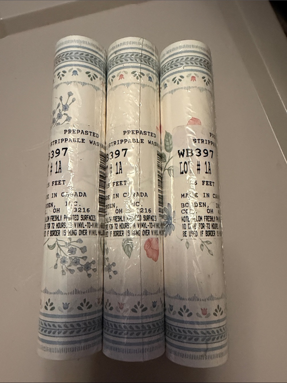 80’s/90s. VINTAGE  Floral Prepasted Strippable Wallpaper border! 3 NEW Rolls!